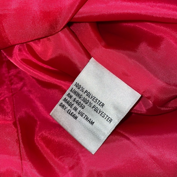 Le Suit Pink Blazer with Black Buttons - Picture 5 of 6